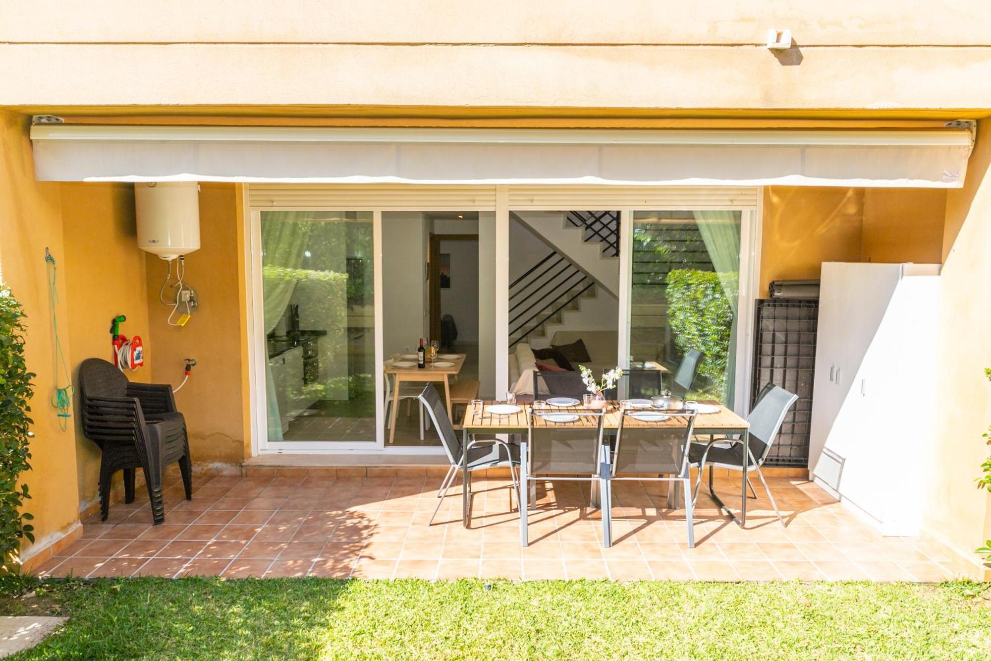 Adosado Nuevo Con Piscina, Playa, Garaje Y Jardin * Los Canos De Meca